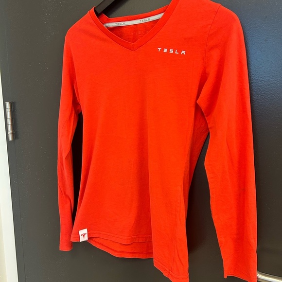 Tesla M worn once rare women’s v neck cotton shirt long sleeve! - Picture 15 of 15